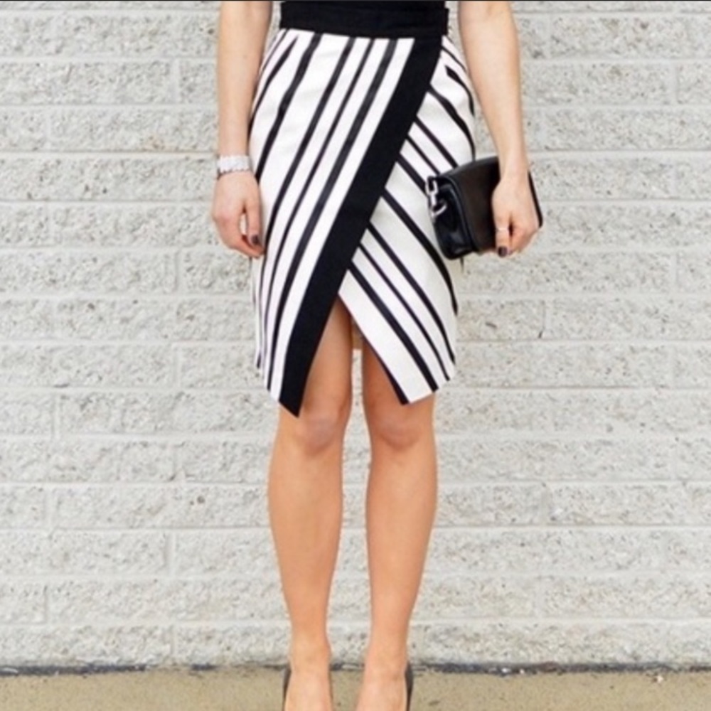 H&M Black & white knee length striped skirt - Picture 2 of 8